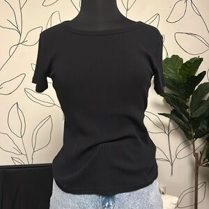 Ribbed Black Tee